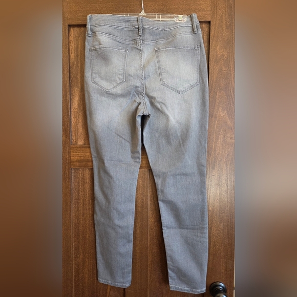 NWT! Vera Wang Women's Gray Jeans - Picture 3 of 6